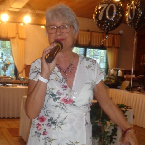 Elizabeth 36485315_2227960083911517_6389117526176956416_o.jpg